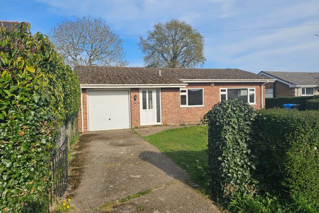 Thumbnail Bungalow to rent in Rempstone Road, Wimborne