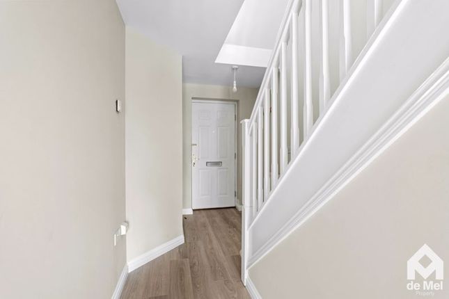 10, Alvington Drive, Cheltenham photo 2