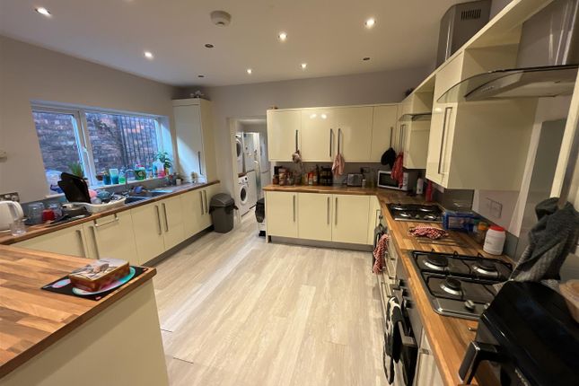 18, Ash Grove, Hull photo 3
