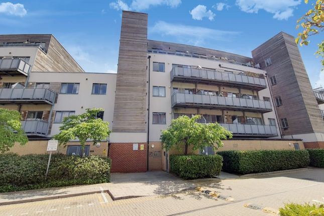 2-bed flat on 21, Lapis Close, London, £400,000