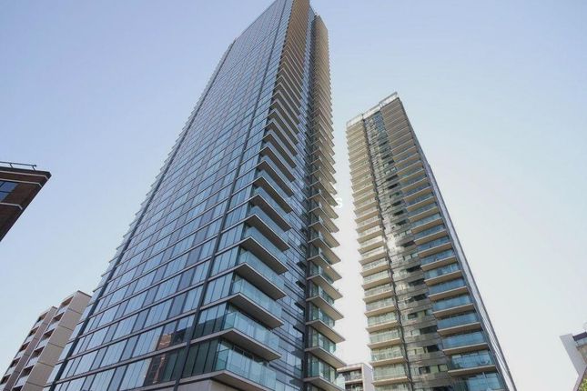 Thumbnail Flat to rent in Landmark Buildings, South Quay, Canary Wharf, London