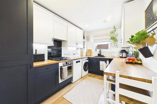 Flat 5,, 13 Colegrove Road, London photo 4