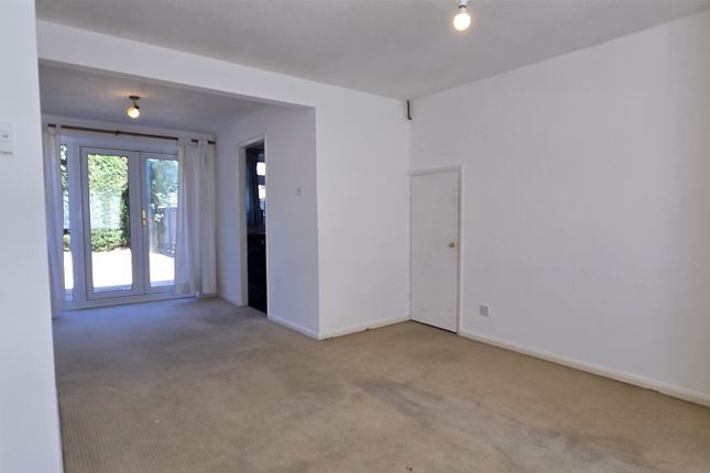 21, Albury Gardens, Calcot photo 4