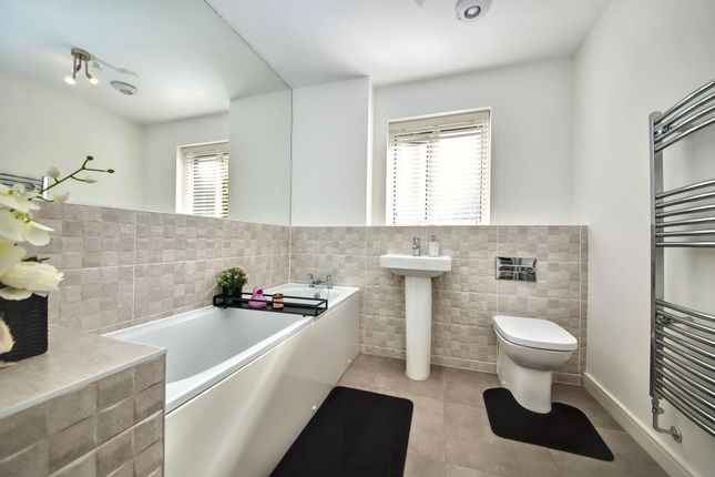 83 Hilldale, Wigan photo 4