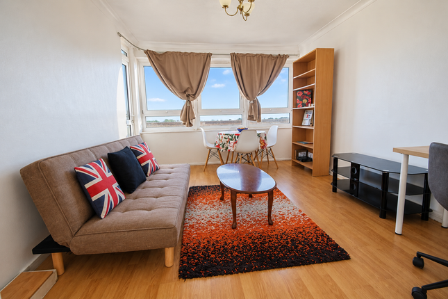 Curzon Crescent, Barking photo 2