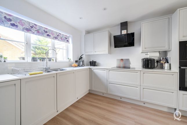 4, Stangate Drive, Sittingbourne photo 2