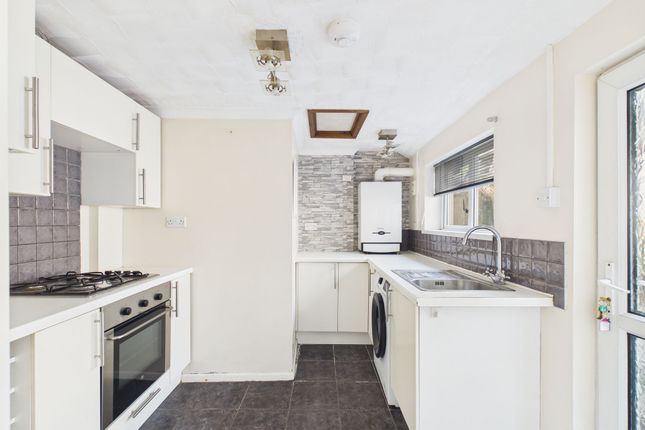 3 Wesley Place, Ebbw Vale photo 3