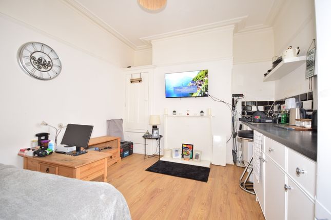Thumbnail Room to rent in London Road, Portsmouth