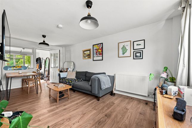 19, Heath Drive, Woking photo 2