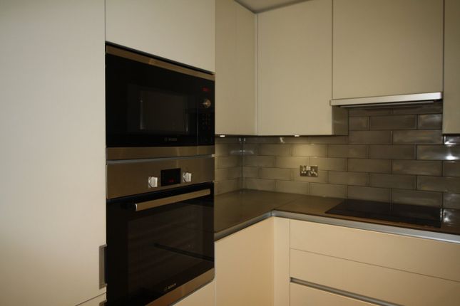 Flat 24, 23, Maud Street, London photo 2