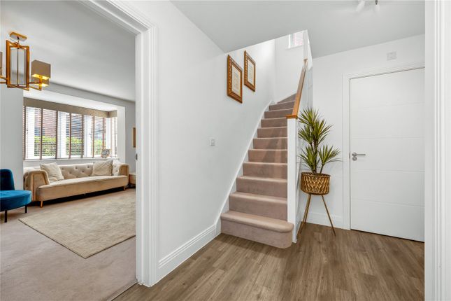 14, Nightingale Avenue, Chertsey photo 4