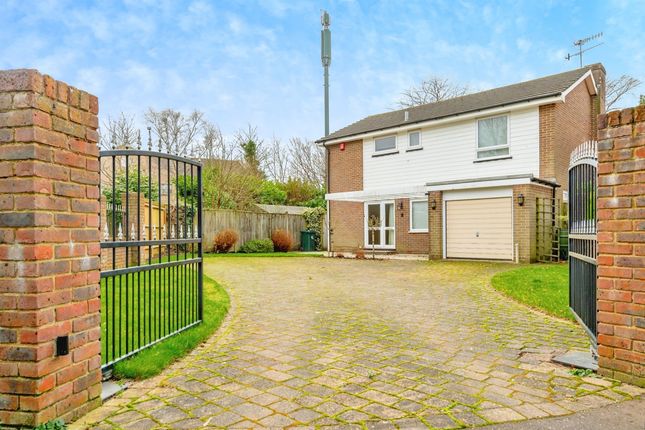 Thumbnail Detached house for sale in Rowan Close, Crawley