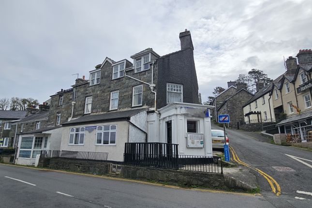 End terrace house for sale in High Street, Harlech
