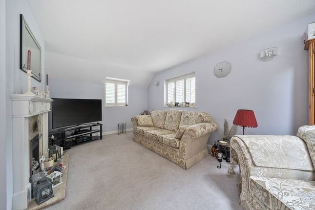 13, Foxwood Grove, Orpington photo 4