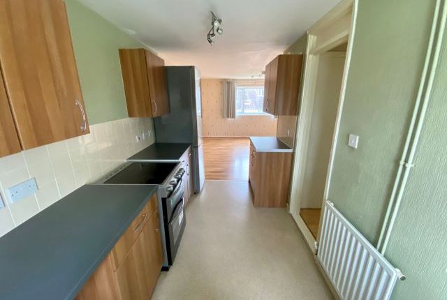 Flat to rent in South Holme Court, Thorplands, Northampton