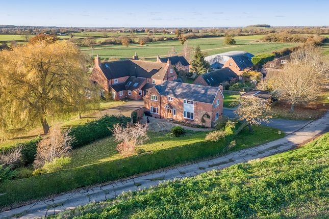 Thumbnail Country house for sale in Windmill Hill Lane, Chesterton, Warwickshire