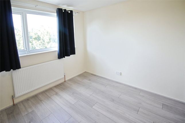 48, Osborne Road, Basildon photo 4
