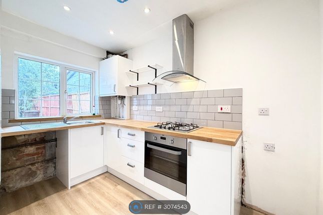 Cove Road, Farnborough photo 5