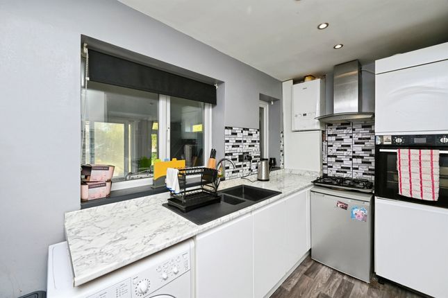 223, Longford Crescent, Nottingham photo 4