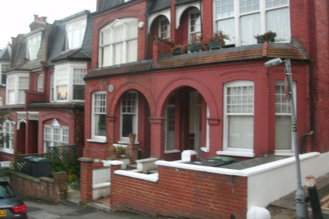 6/2, Hillfield park, Muswell hill photo 4