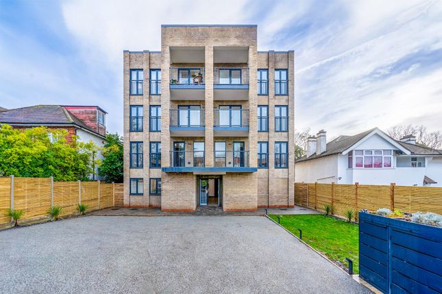 Flat for sale in Forty Lane, Wembley