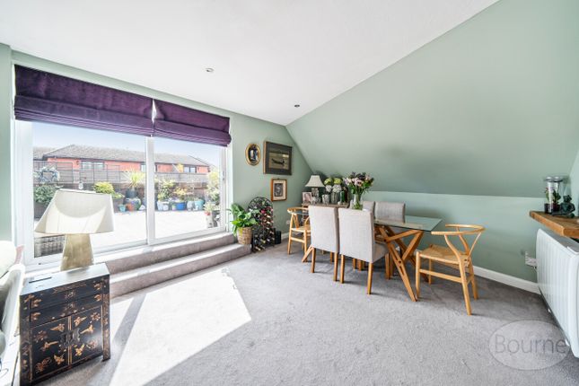 Flat 26, Cobham Gate,, Freelands Road, Surrey photo 3