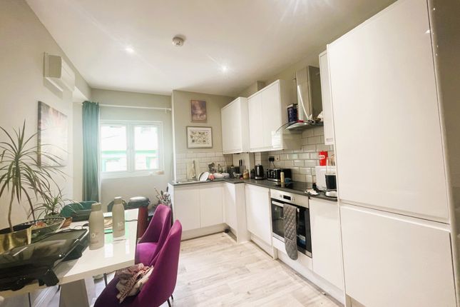 241A , Gipsy Road, London photo 3
