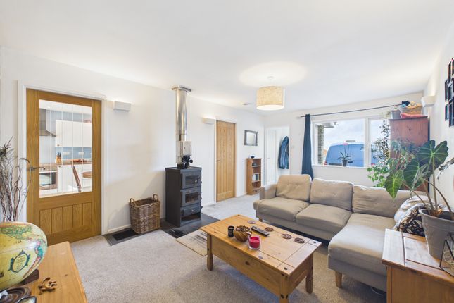 6, Long-a-Row Close, Bude photo 2