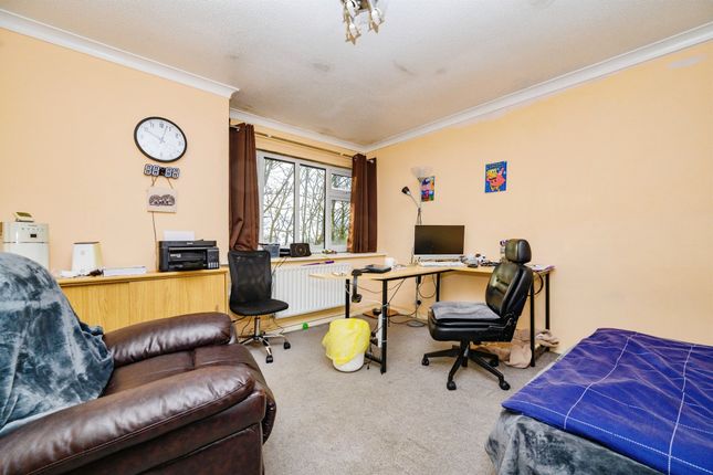 1-bed flat on 11, Clarendon Close, Hemel Hempstead, £195,000