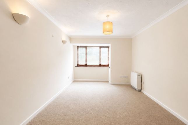20, St Swithins Court, Twyford photo 3