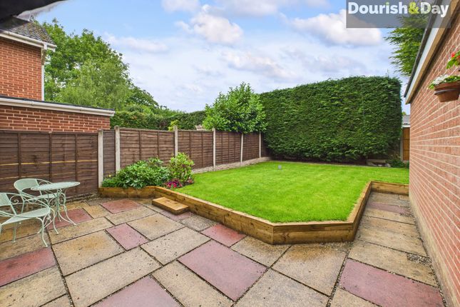 8 Abbey Drive, Stafford photo 4
