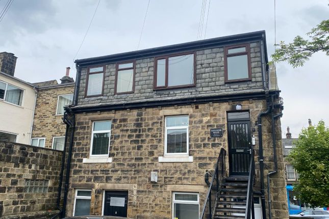 Flat to rent in Orchard Way, Guiseley, Leeds