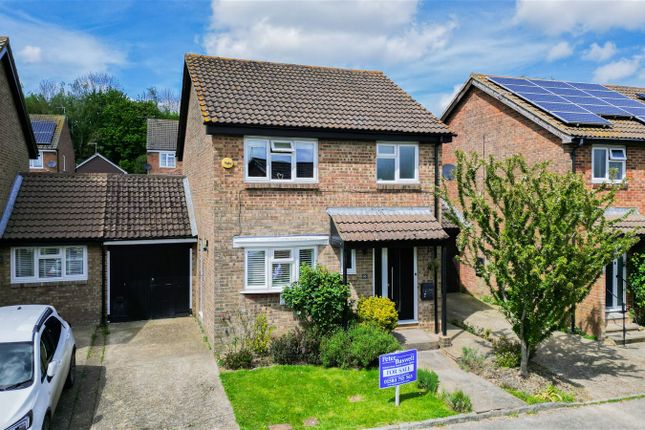 Thumbnail Detached house for sale in Acorn Way, Hurst Green, Etchingham