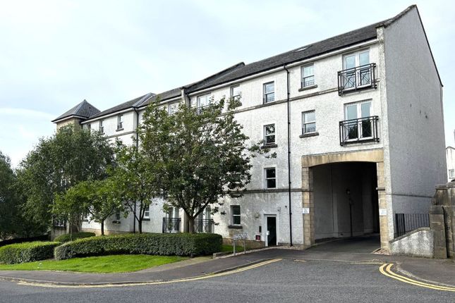 3 Edmund Place, Dunfermline photo 4