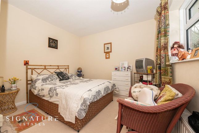 Terraced house for sale in Farmers Close, Watford