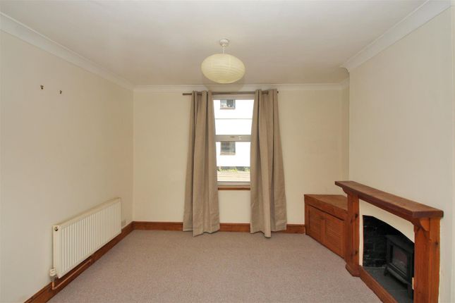 29, Thrift Street, Higham Ferrers photo 2