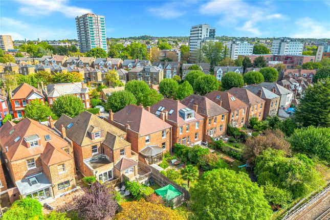 Flat 3, 21, Dartmouth Road, London photo 4