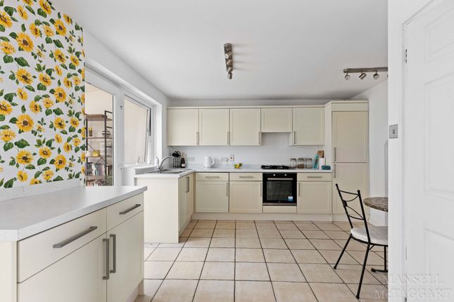 Terraced house for sale in Greenacres, Crawley