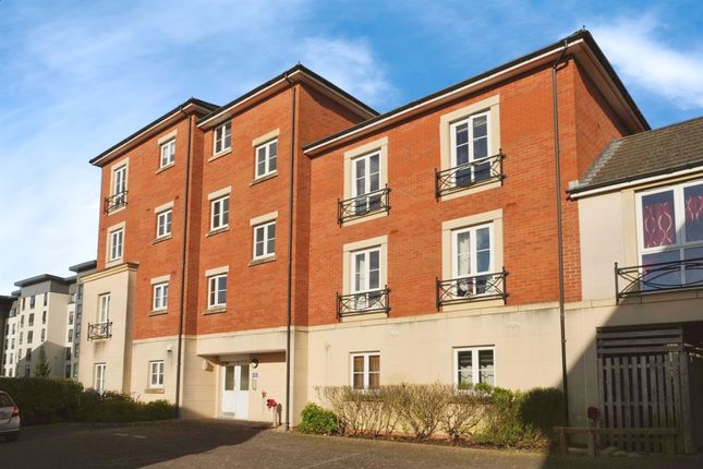 Flat for sale in East Fields Road, Cheswick Village, Bristol