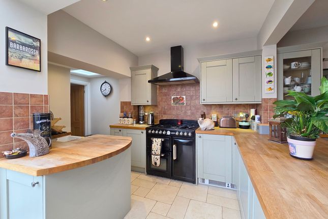Mariner's Cottage, 24, Waterloo Road, Lymington photo 3