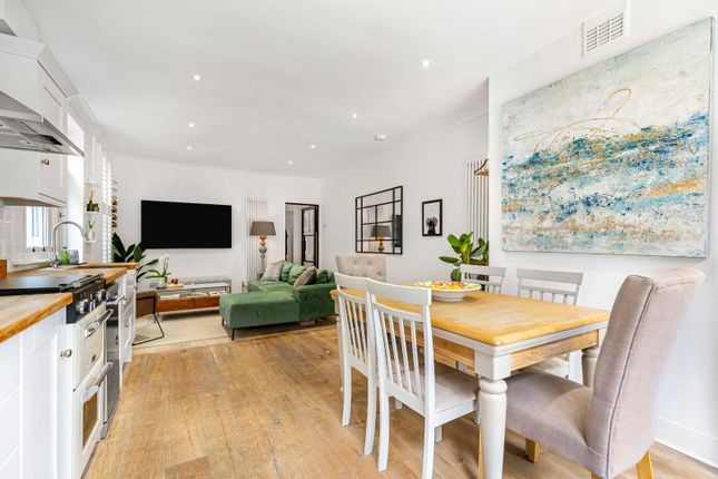 Maisonette for sale in Klea Avenue, London