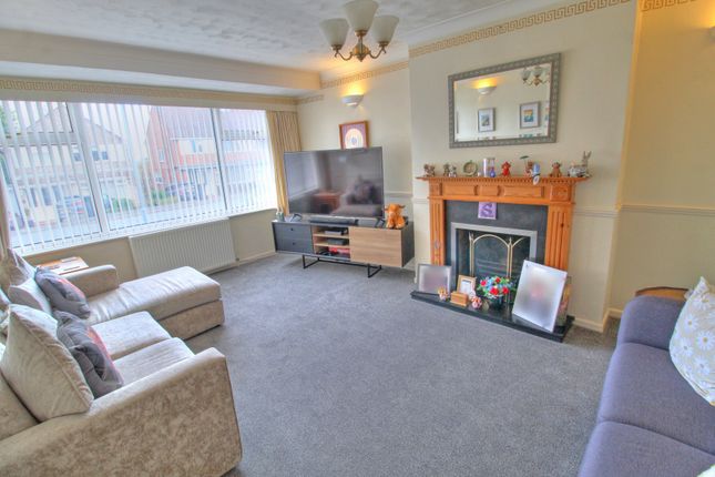 31, Manor Avenue South, Kidderminster photo 2
