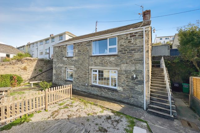 2-bed flat on Prospect, Porthleven, £220,000