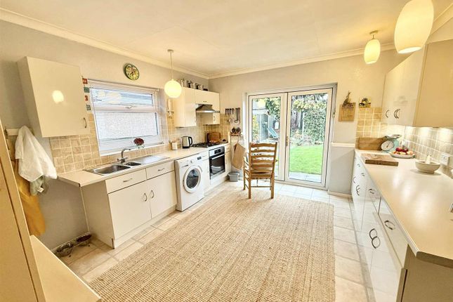 23, Clifton Rise, Abergele photo 2