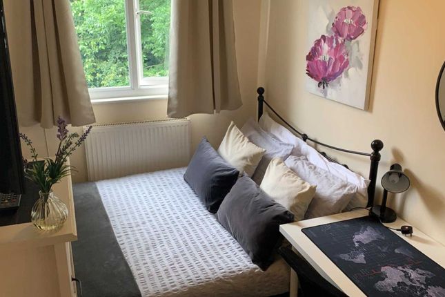 Thumbnail Room to rent in Room 4, 1 Windsor Close, Onslow Village, Guildford