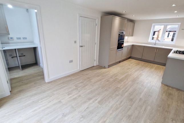 Plot 284 The Fairbank, Belfry Way, Ripley photo 3