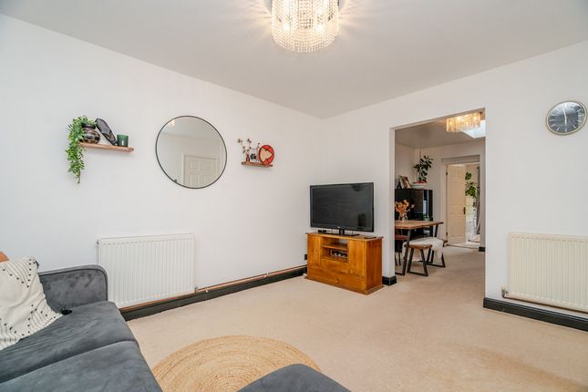 25, Dunstable Road, Leighton Buzzard photo 4