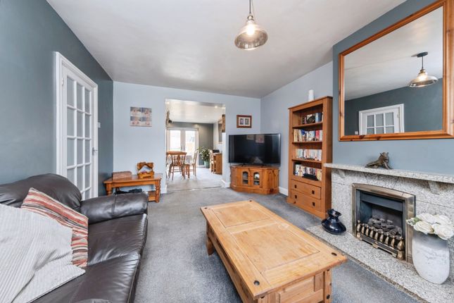 16, Springfield Avenue, Oxfordshire photo 3