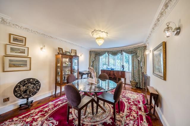 15, Dollis Avenue, London photo 4