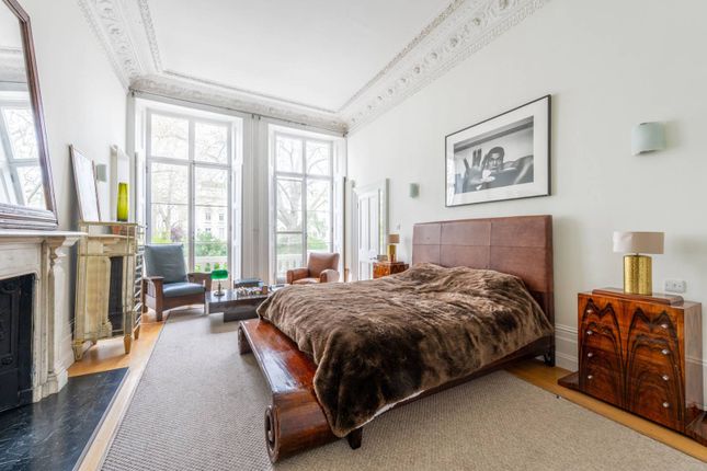 Flat for sale in Cleveland Square, Bayswater, London
